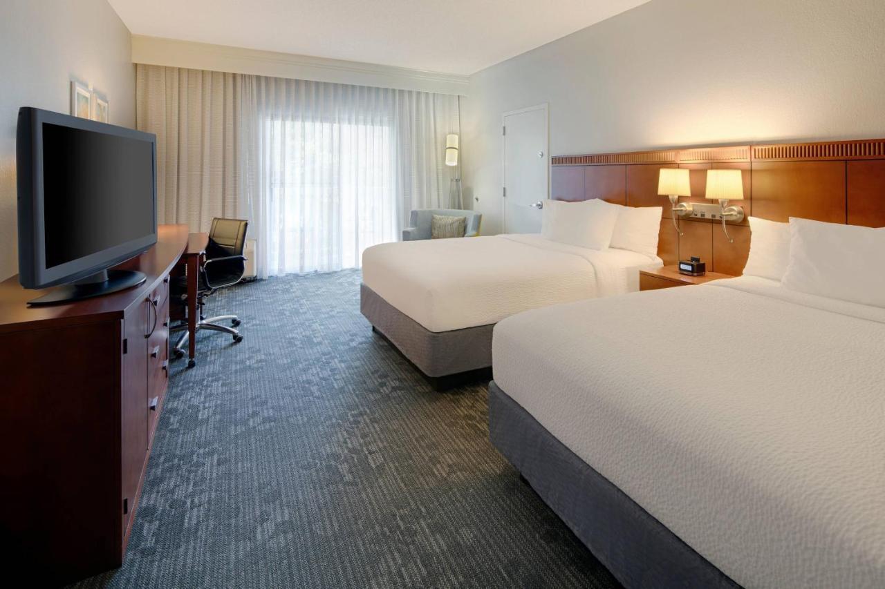 Courtyard Dallas Addison Midway Eksteriør bilde