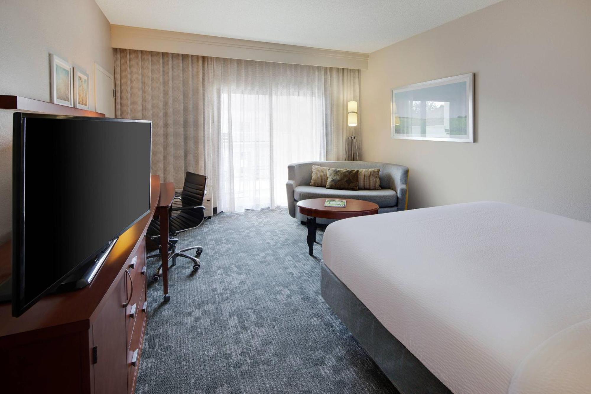 Courtyard Dallas Addison Midway Eksteriør bilde