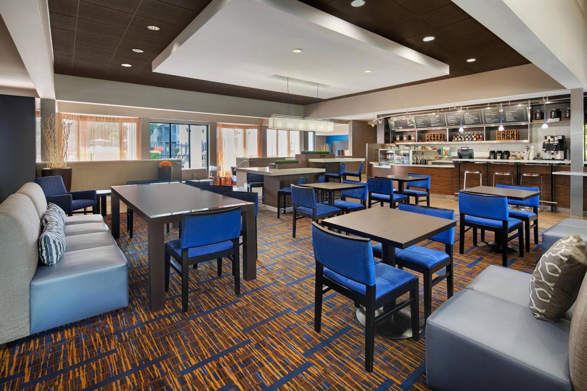 Courtyard Dallas Addison Midway Eksteriør bilde