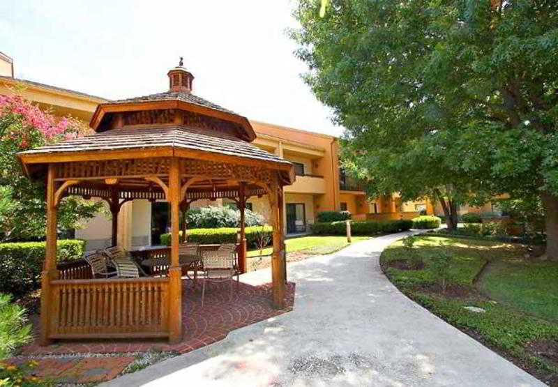 Courtyard Dallas Addison Midway Eksteriør bilde