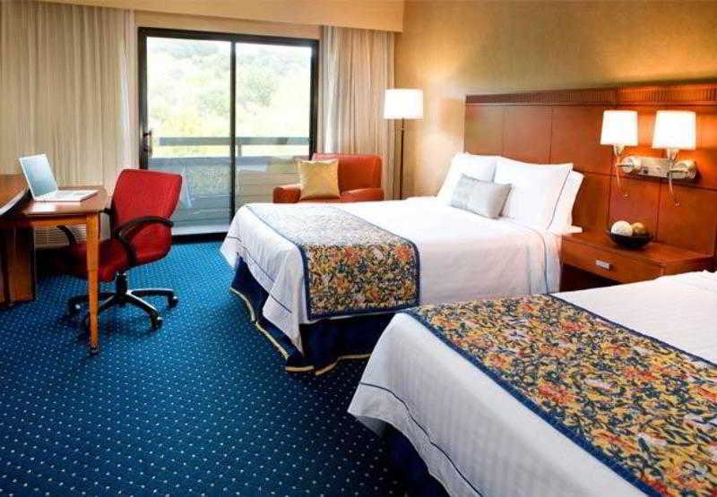 Courtyard Dallas Addison Midway Eksteriør bilde