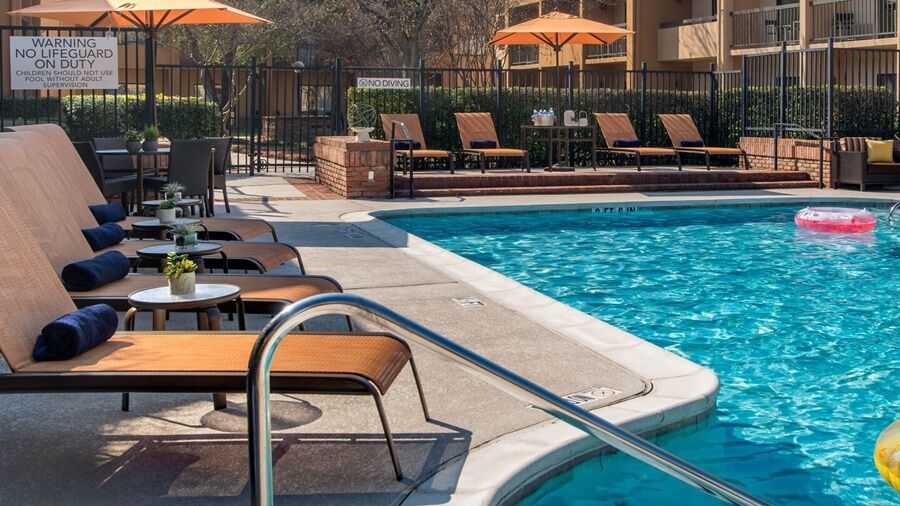 Courtyard Dallas Addison Midway Eksteriør bilde